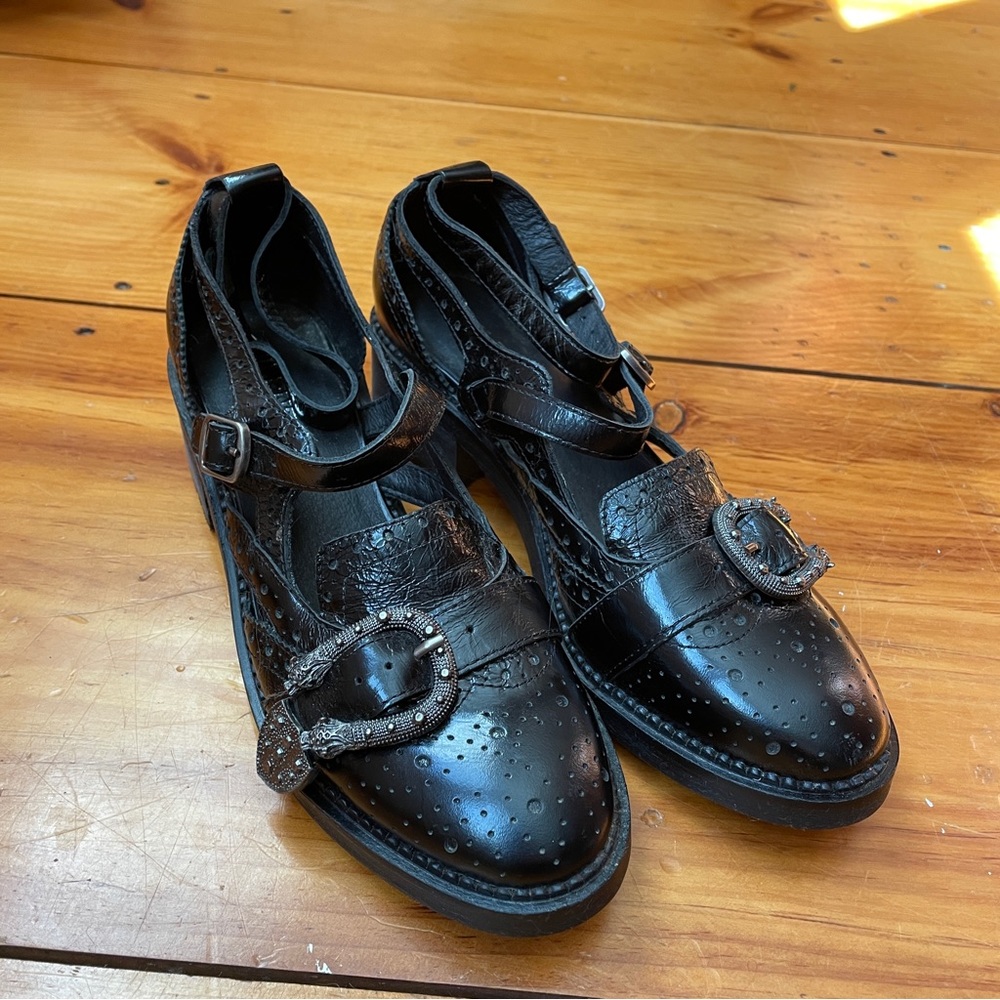 Silent D Mary Jane Style Shoes